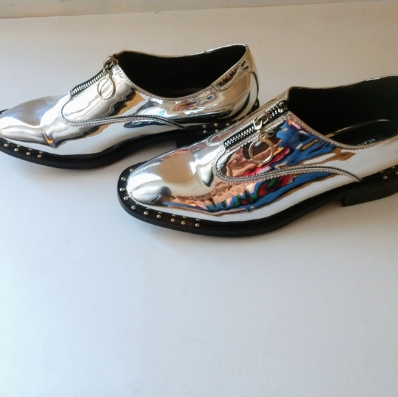 Design Lab Silver Loafers Women's 6 - Picture 5 of 7